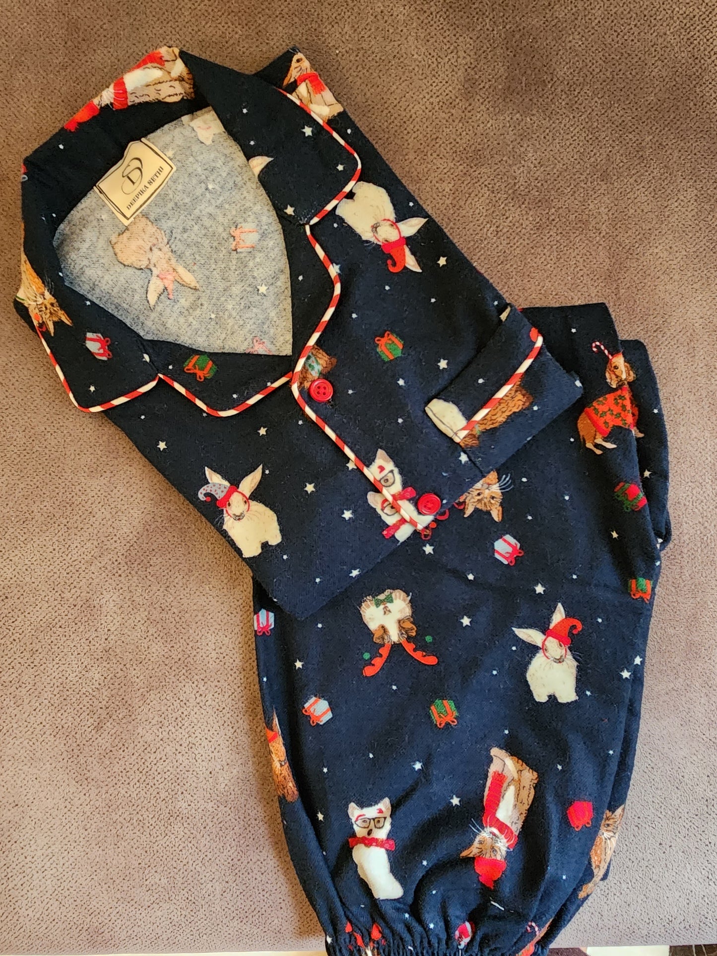 'Meow-velous Holiday Vibes' Flannel Nightsuit